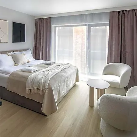 Iron Street By A11 Sauna Apartmanhotel 4*