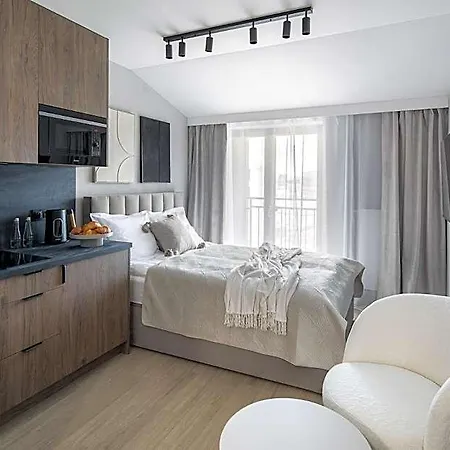 Iron Street By A11 Sauna Apartmanhotel 4*