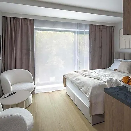 Iron Street By A11 Sauna Apartmanhotel 4*