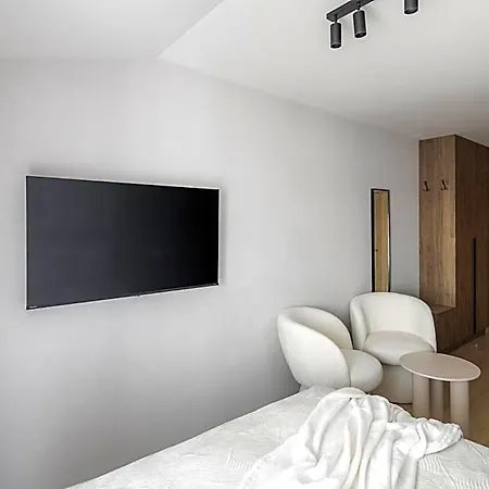 Iron Street By A11 Sauna Apartmanhotel 4*