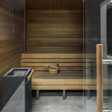 Iron Street By A11 Sauna Aparthotel Krakau